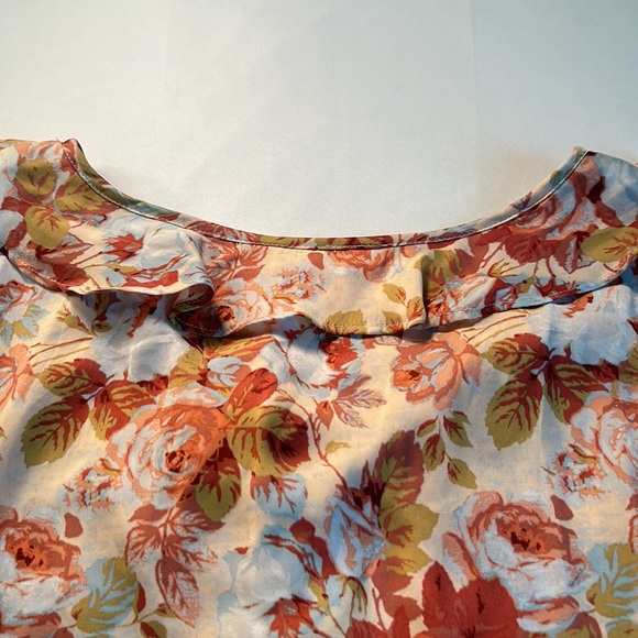 NWOT XXL by Lauren Conrad, sleeveless V-neck blouse with a ruffled V-neck - Picture 8 of 14